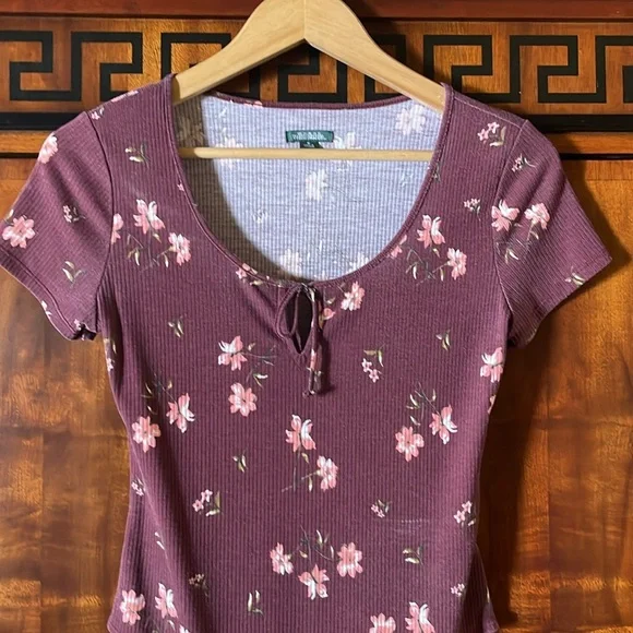 Wild Fable Purple Floral Ribbed Bodysuit Snap Closure Short Sleeve Juniors M - Picture 1 of 14